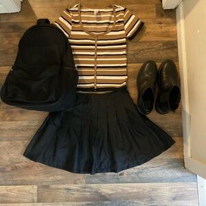 Black mini skirt. Size M. Skirt only #miniskirt #preppy #grunge #cool